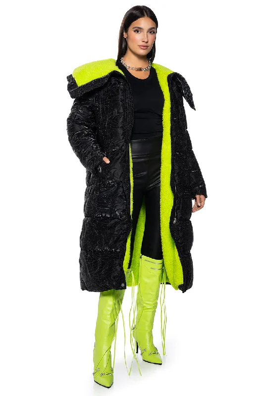 STAND OUT LONG PUFFER WITH SHERPA LINING